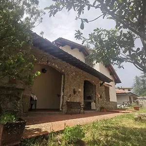 Il Nespolo Country house